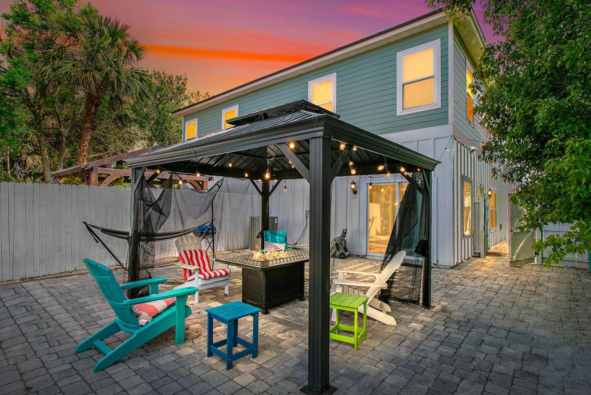 Few Steps To Ocean-4 Beach Cruisers & Free Parking & Private Backyard Jacksonville Beach Kültér fotó